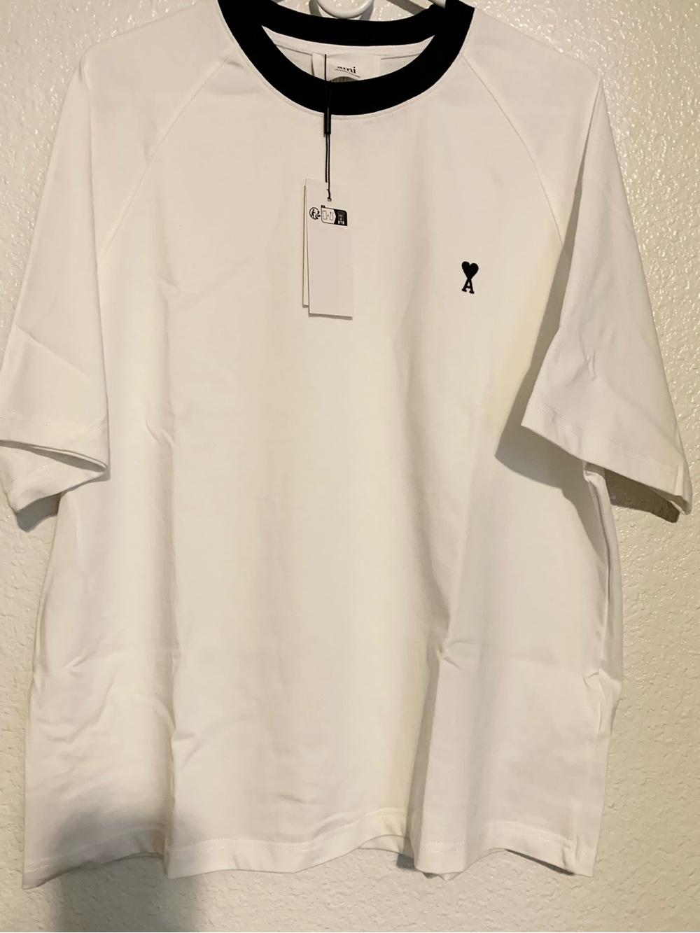 Ami White Short-Sleeve Tee with Black Contrast Collar and Heart Logo